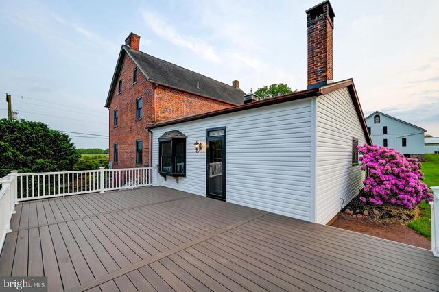 1384 BON OX RD, Gettysburg, PA 17325