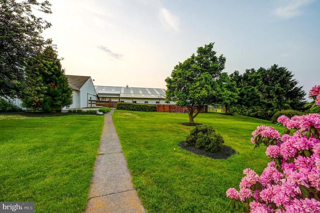 1384 BON OX RD, Gettysburg, PA 17325