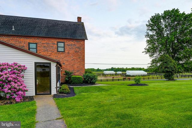 1384 BON OX RD, Gettysburg, PA 17325