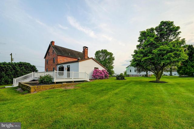 1384 BON OX RD, Gettysburg, PA 17325