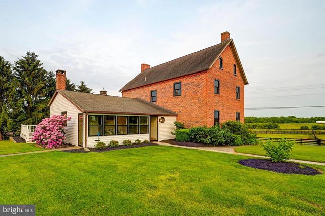 1384 BON OX RD, Gettysburg, PA 17325