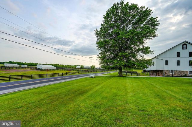 1384 BON OX RD, Gettysburg, PA 17325