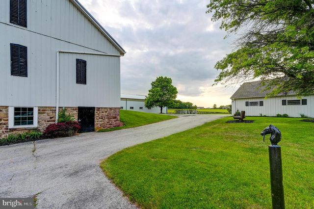 1384 BON OX RD, Gettysburg, PA 17325
