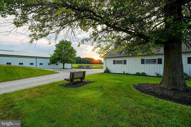 1384 BON OX RD, Gettysburg, PA 17325