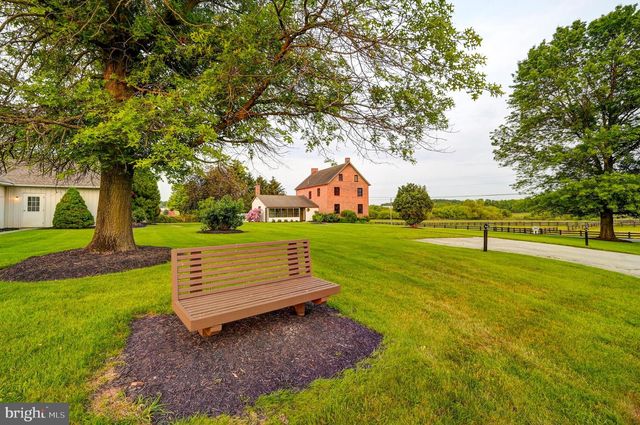 1384 BON OX RD, Gettysburg, PA 17325