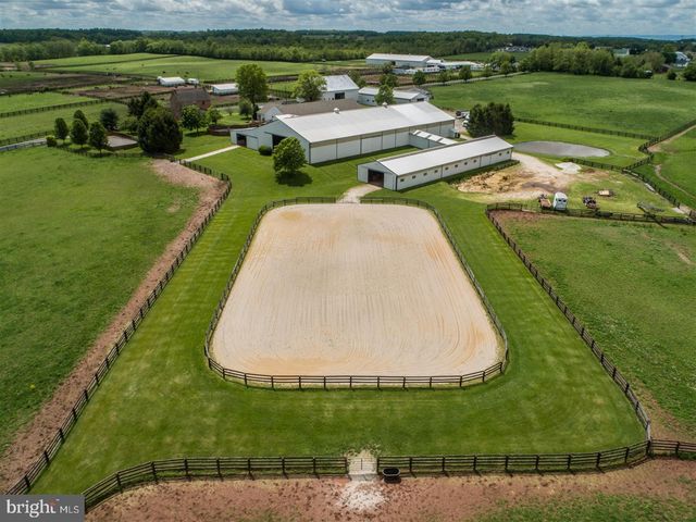 1384 BON OX RD, Gettysburg, PA 17325