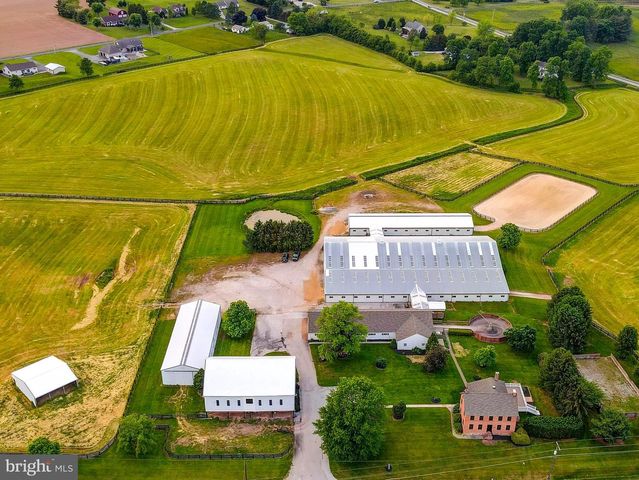 1384 BON OX RD, Gettysburg, PA 17325