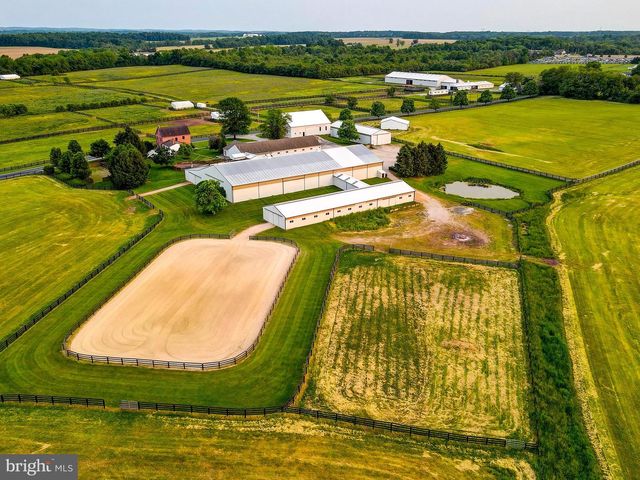 1384 BON OX RD, Gettysburg, PA 17325
