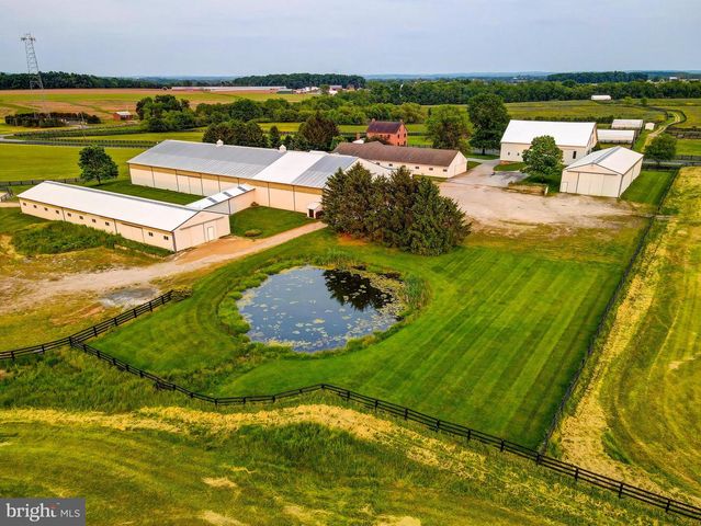 1384 BON OX RD, Gettysburg, PA 17325
