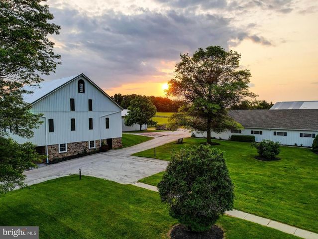 1384 BON OX RD, Gettysburg, PA 17325