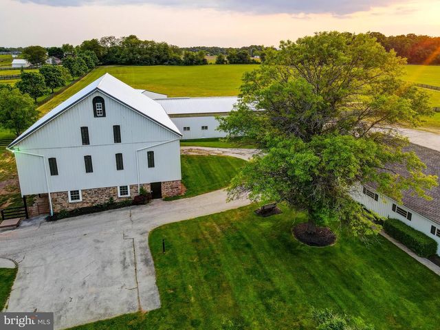 1384 BON OX RD, Gettysburg, PA 17325
