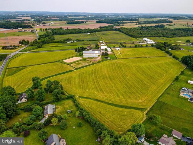 1384 BON OX RD, Gettysburg, PA 17325