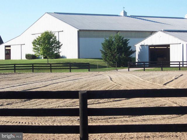 1384 BON OX RD, Gettysburg, PA 17325