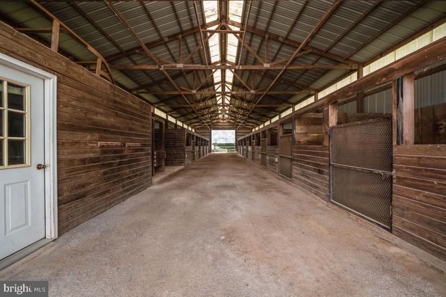 1384 BON OX RD, Gettysburg, PA 17325
