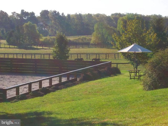 1384 BON OX RD, Gettysburg, PA 17325
