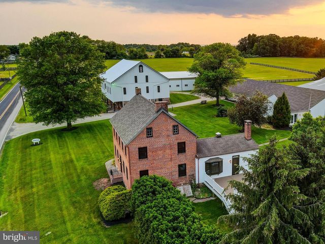 1384 BON OX RD, Gettysburg, PA 17325