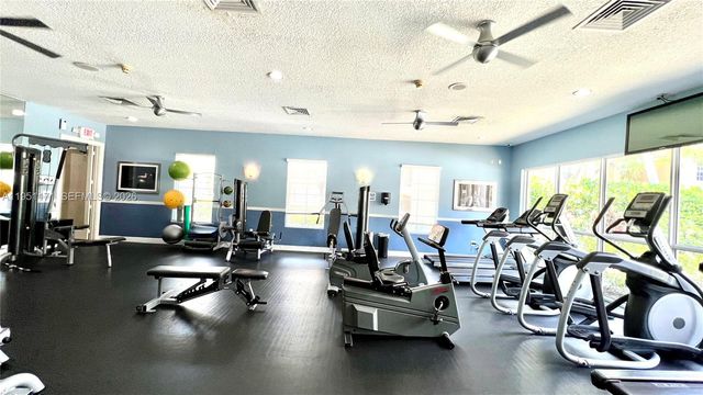 11700 SW 2nd St 13303, Pembroke Pines, FL 33025