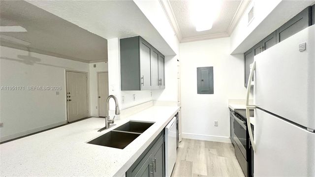 11700 SW 2nd St 13303, Pembroke Pines, FL 33025