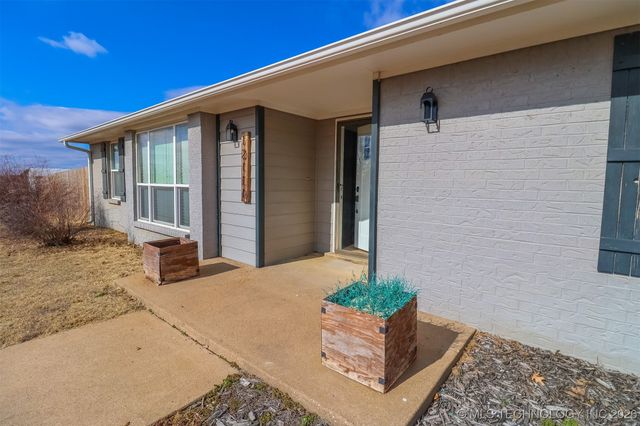 12111 W 66th Place S, Sapulpa, OK 74066