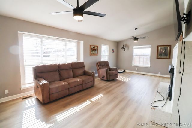 12111 W 66th Place S, Sapulpa, OK 74066