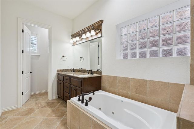 3108 Millbrook Square, Norman, OK 73072