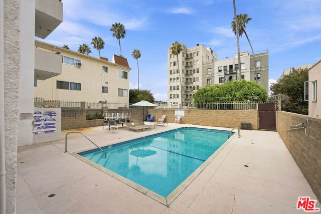 533 S St Andrews Place 318, Los Angeles, CA 90020