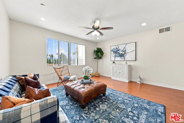 533 S St Andrews Place 318, Los Angeles, CA 90020