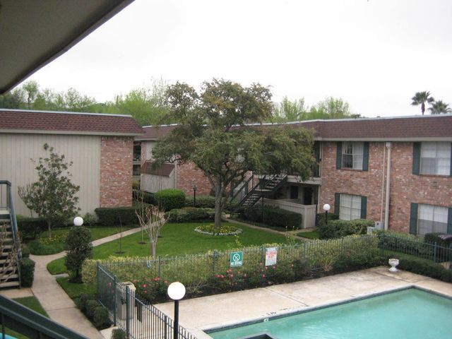 2250 Bering Drive 48, Houston, TX 77057