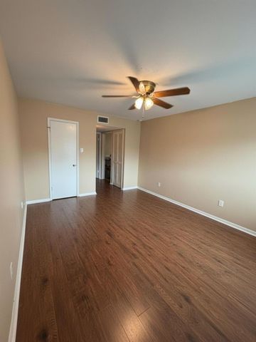 2250 Bering Drive 48, Houston, TX 77057