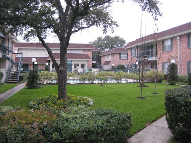 2250 Bering Drive 48, Houston, TX 77057