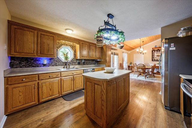124 Napier Rd, Hohenwald, TN 38462