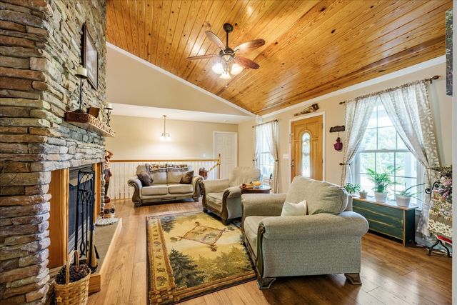 124 Napier Rd, Hohenwald, TN 38462