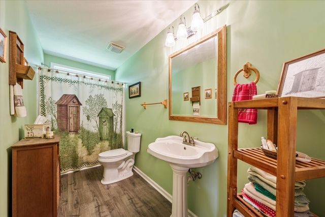 124 Napier Rd, Hohenwald, TN 38462