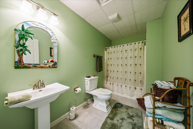 124 Napier Rd, Hohenwald, TN 38462