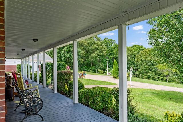 124 Napier Rd, Hohenwald, TN 38462