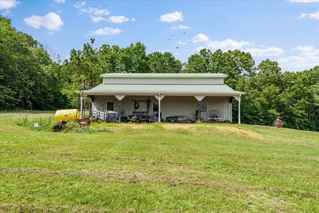 124 Napier Rd, Hohenwald, TN 38462
