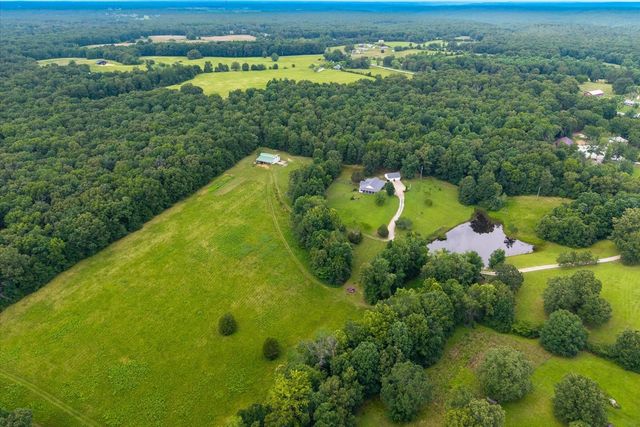 124 Napier Rd, Hohenwald, TN 38462