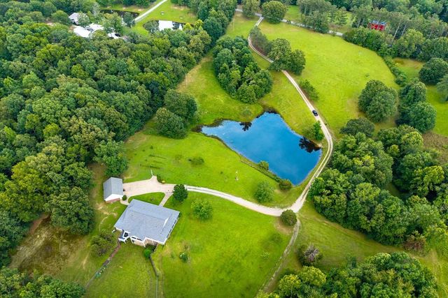 124 Napier Rd, Hohenwald, TN 38462