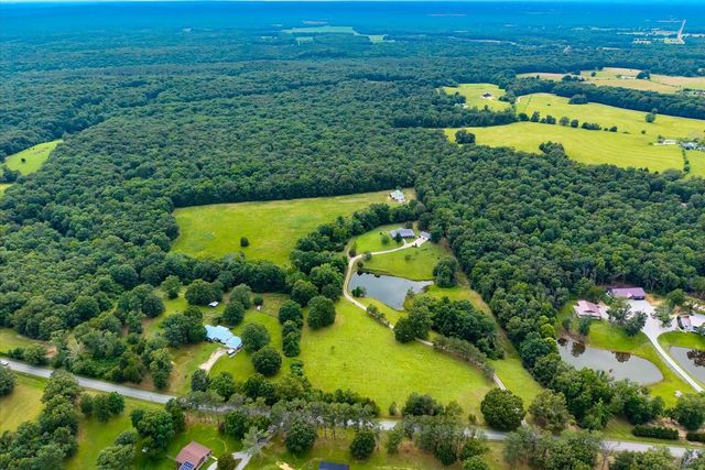 124 Napier Rd, Hohenwald, TN 38462