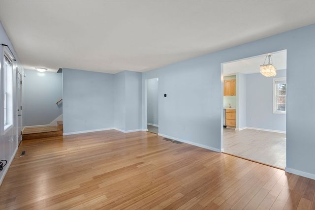 64 Wilmington St, Springfield, MA 01119