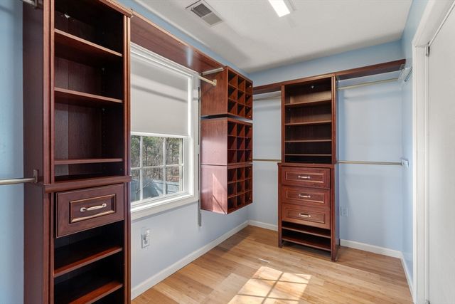 64 Wilmington St, Springfield, MA 01119