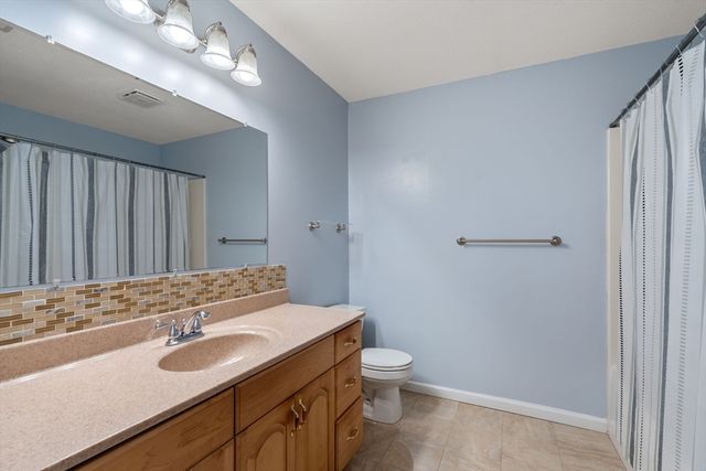 64 Wilmington St, Springfield, MA 01119