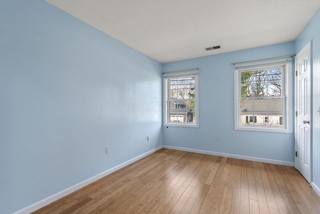 64 Wilmington St, Springfield, MA 01119