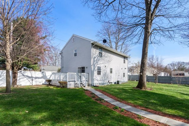 64 Wilmington St, Springfield, MA 01119