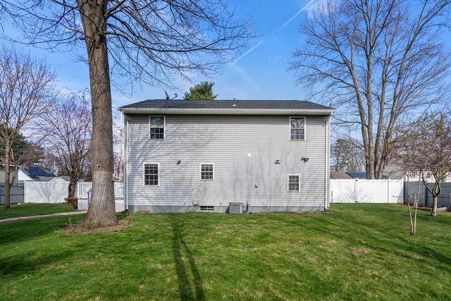 64 Wilmington St, Springfield, MA 01119