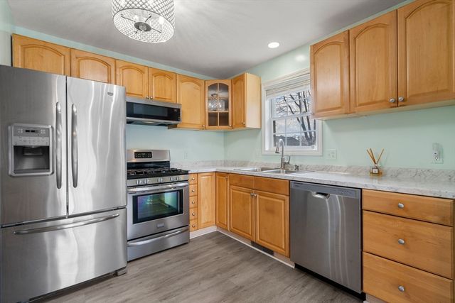 64 Wilmington St, Springfield, MA 01119