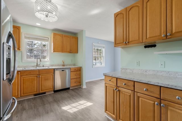64 Wilmington St, Springfield, MA 01119