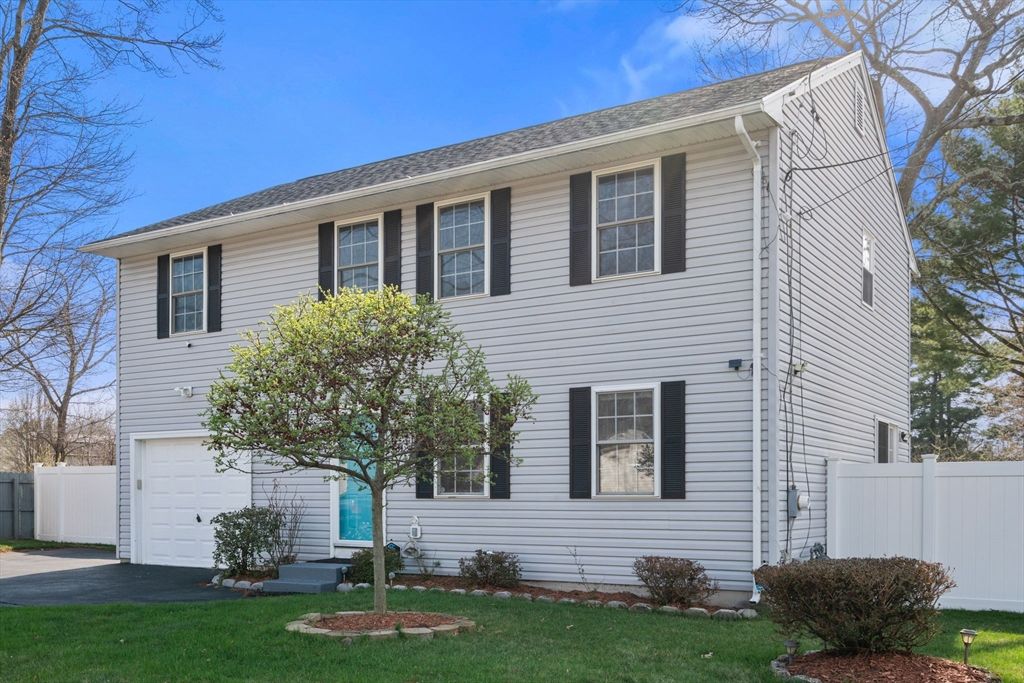 64 Wilmington St, Springfield, MA 01119