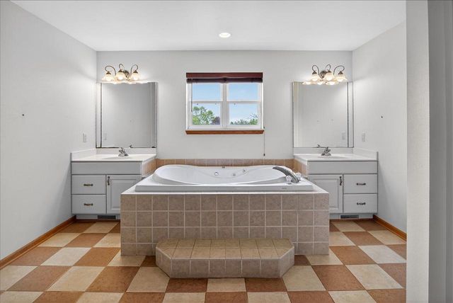 5470 Quarry Hill Drive, Fitchburg, WI 53711
