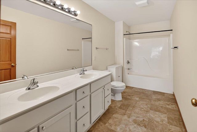 5470 Quarry Hill Drive, Fitchburg, WI 53711